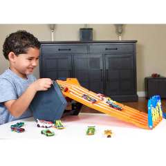 Hot Wheels Kıvrılan Yarış Pisti GYX11