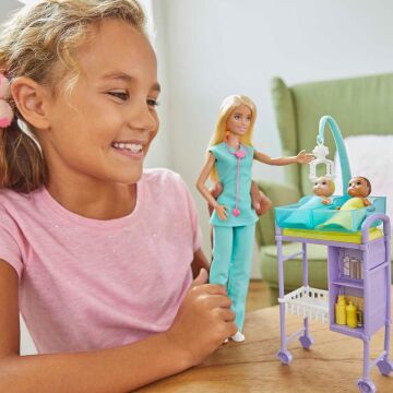 GKH23 Barbie Bebek Doktoru - Sarışın