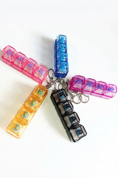 Işıklı klavye anahtarlık sesli stres giderici.