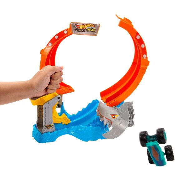JFR08 Hot Wheels Monster Trucks Dönen Corkscrew Shark Çarpışması
