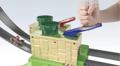 Hot Wheels Mario Kart Çılgın Dönüş Parkuru Yarış Seti GHK15