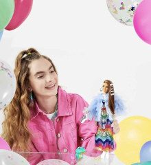Barbie Extra Renkli Elbiseli Bebek GYJ78