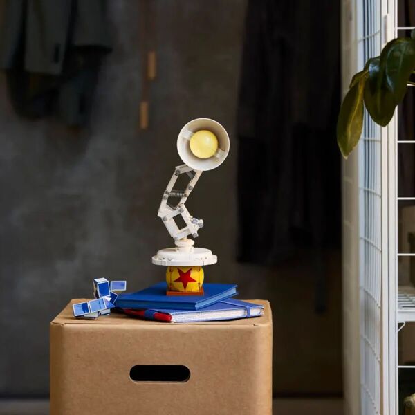 21357 Lego ideas Disney Pixar Luxo Jr. 613 parça +18 yaş